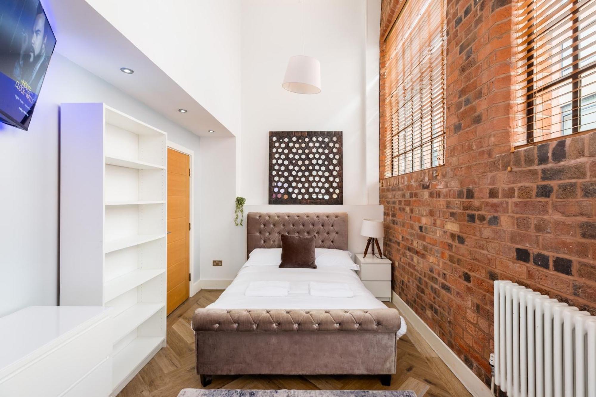 High End Luxury Townhouse In Jq, 4 Bedrooms, Flat Screen Tv In All Rooms, Free Parking, Near Birmingham City Centre Deposit Required Exterior foto