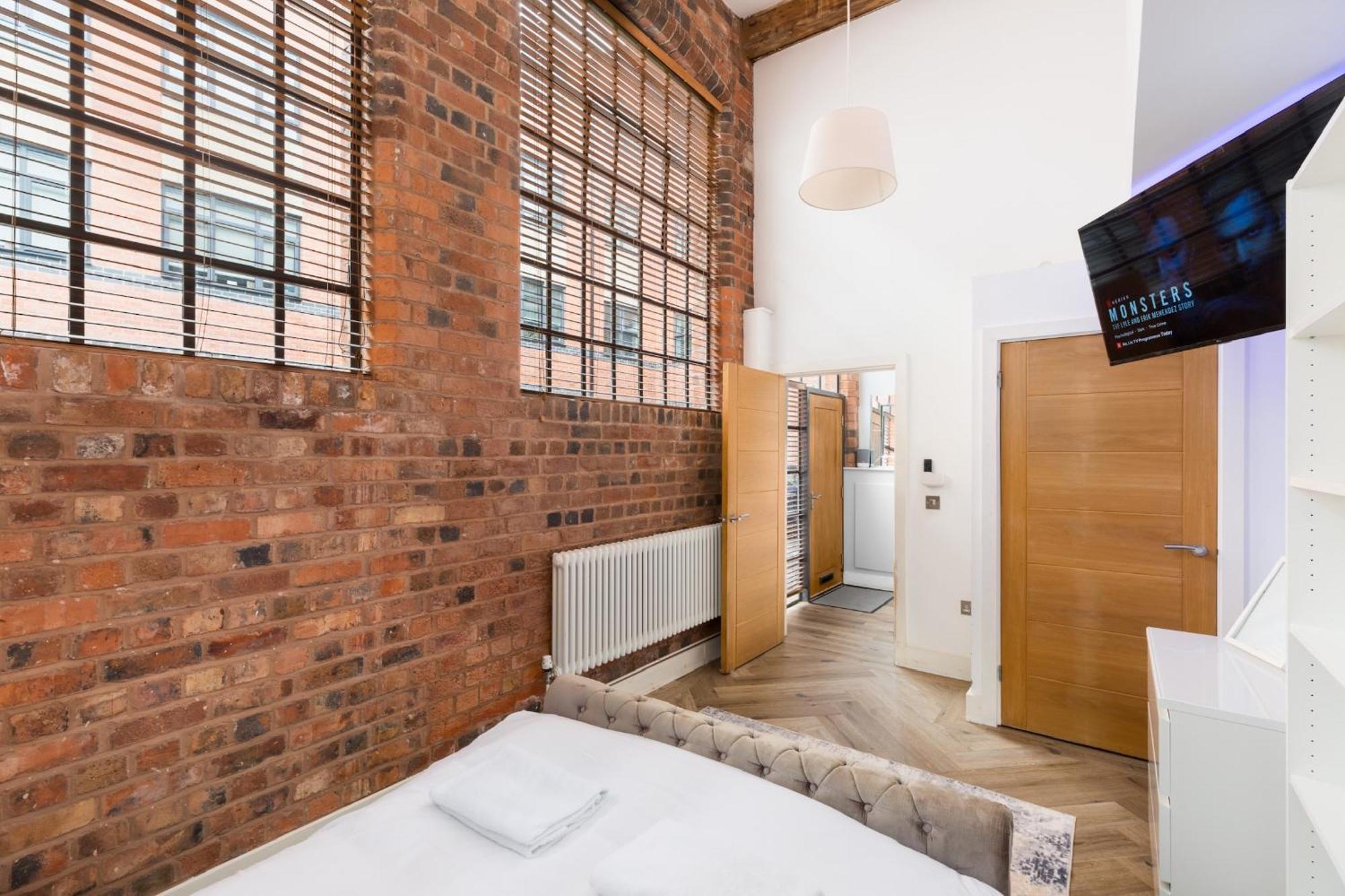 High End Luxury Townhouse In Jq, 4 Bedrooms, Flat Screen Tv In All Rooms, Free Parking, Near Birmingham City Centre Deposit Required Exterior foto