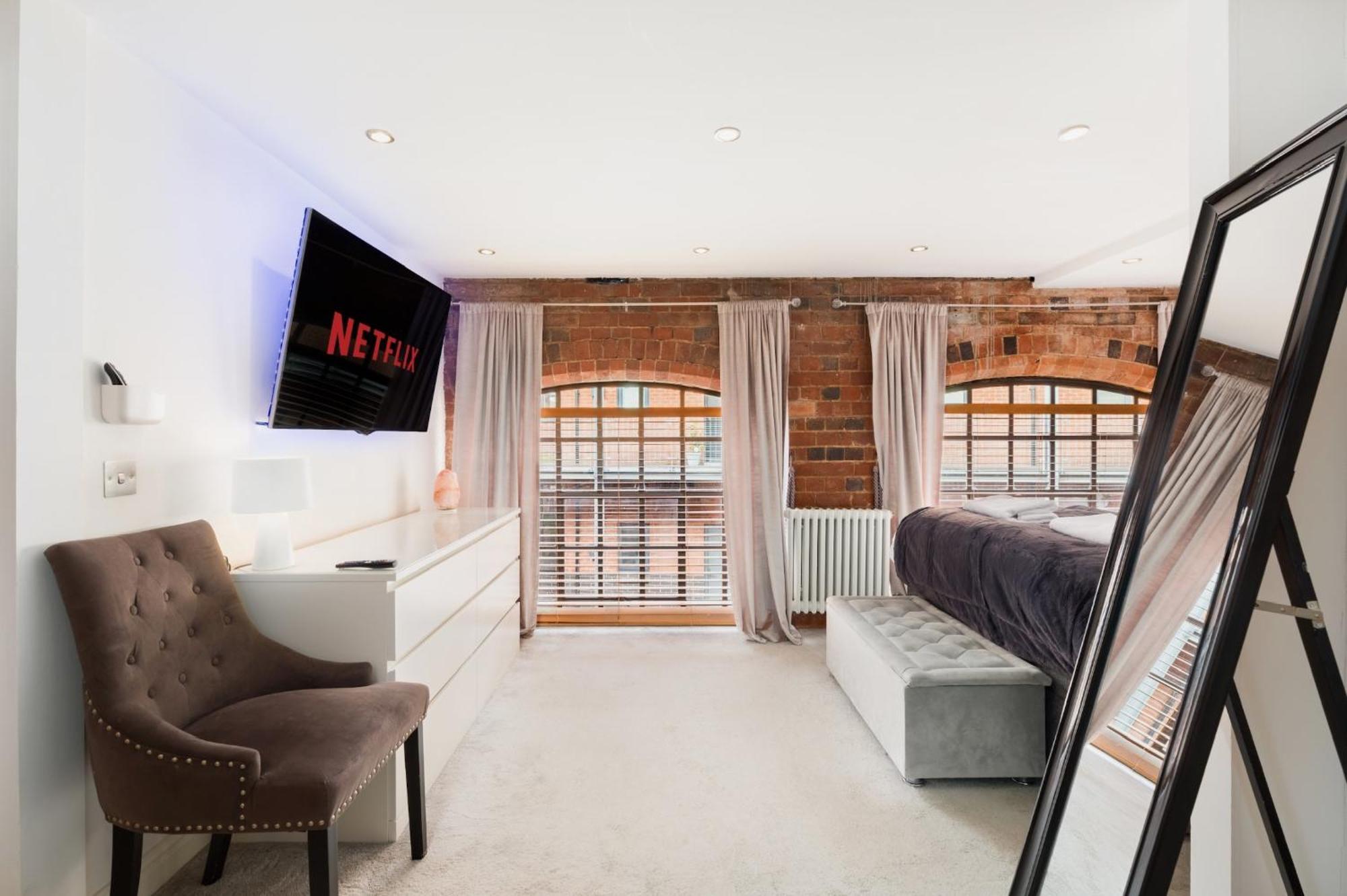 High End Luxury Townhouse In Jq, 4 Bedrooms, Flat Screen Tv In All Rooms, Free Parking, Near Birmingham City Centre Deposit Required Exterior foto