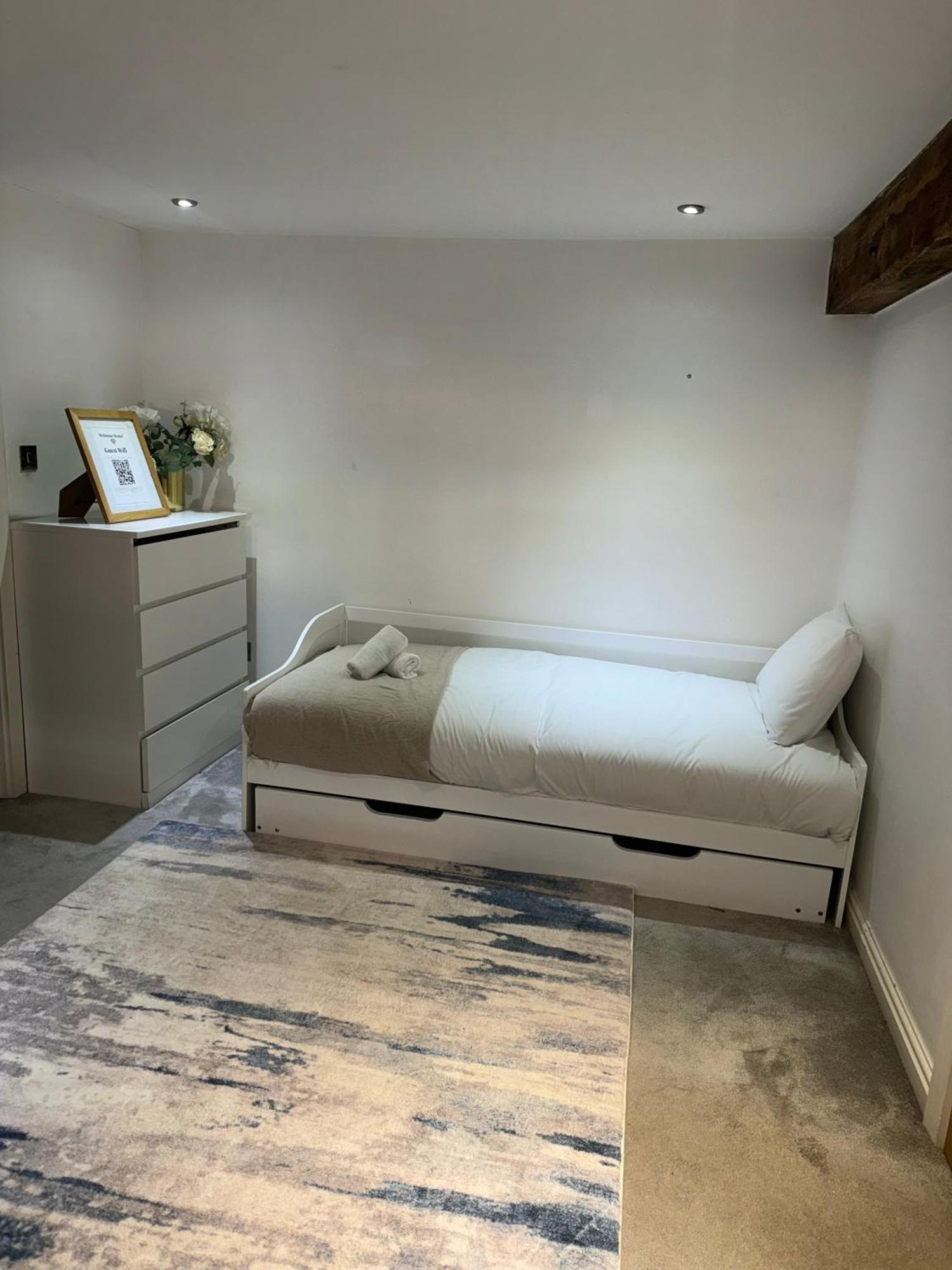 High End Luxury Townhouse In Jq, 4 Bedrooms, Flat Screen Tv In All Rooms, Free Parking, Near Birmingham City Centre Deposit Required Exterior foto